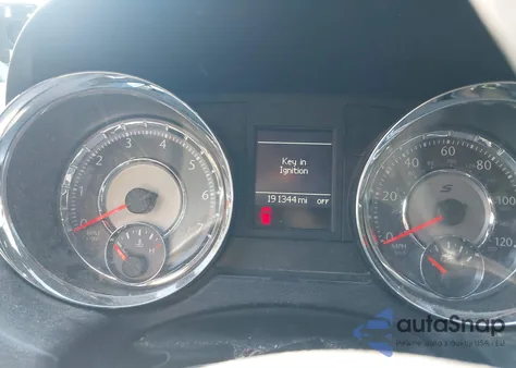 2015 Chrysler Town & Country S from USA, damaged, VIN 2C4RC1HG6FR571657